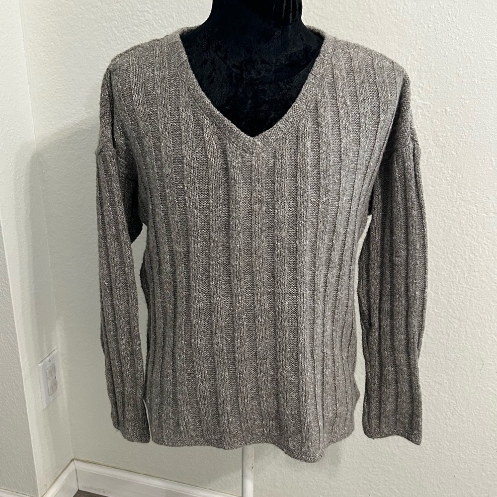 Kut From The Kloth Ribbed V-Neck Sweater